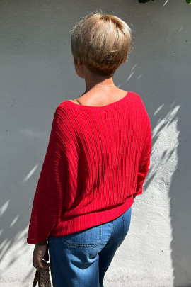Červený pulover Anton